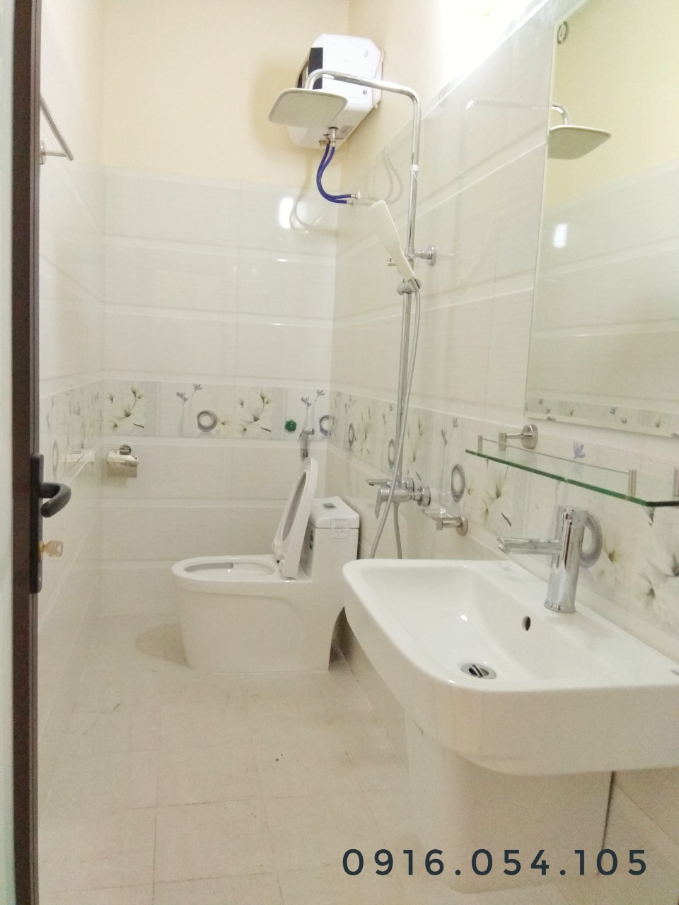 Hình ảnh Bán nhà mới xây ở Trần Nguyên Hãn, sân cổng, oto đỗ cổng, 60m2x 4 tầng