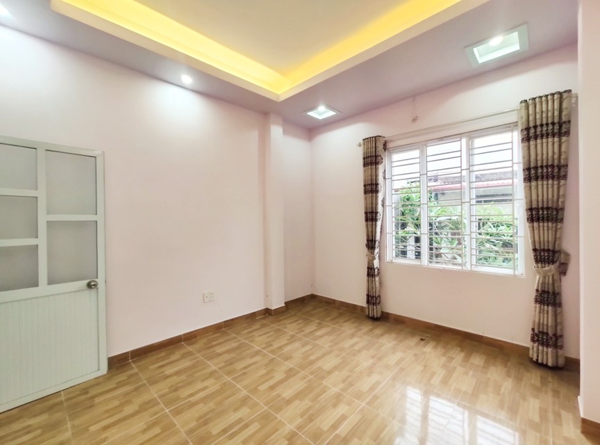 Hình ảnh Bán nhà dân xây độc lập 4Tx45m2, sau 1 căn mặt đường giá 2tỷ