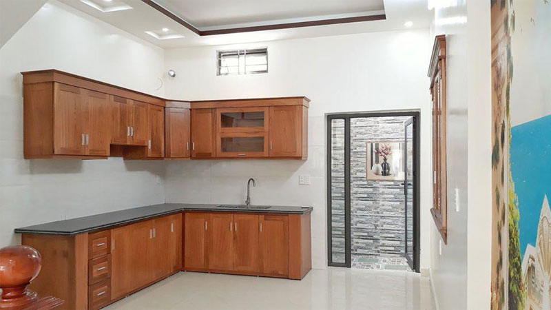 Hình ảnh Bán nhà đường Văn Cao, dt 70m2, 4 tầng, nhà xây khung cột, ô tô vào nhà, giá chỉ 2,65tỷ