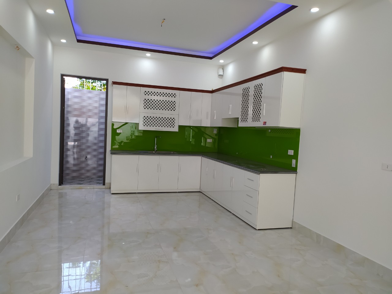 Hình ảnh Nhà DÂN XÂY ĐỘC LẬP 4 tầng xây mới giá chỉ 2,35 tỷ.