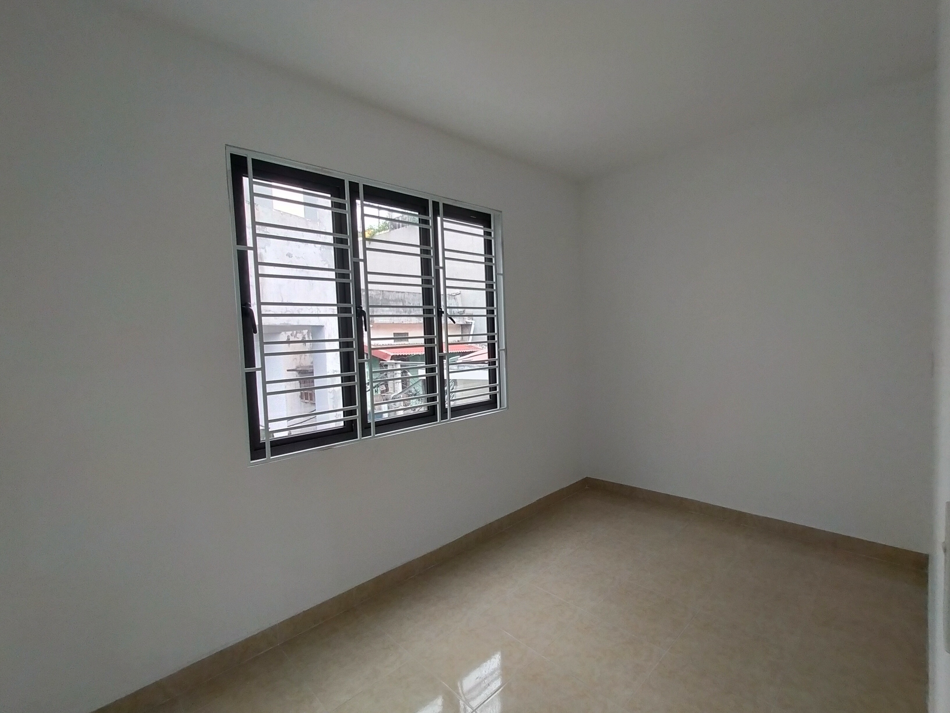 Hình ảnh Nhà đẹp lô góc tại phố Trần Nguyên Hãn gần bến xe Niệm Nghĩa giá chỉ 2,05 tỷ