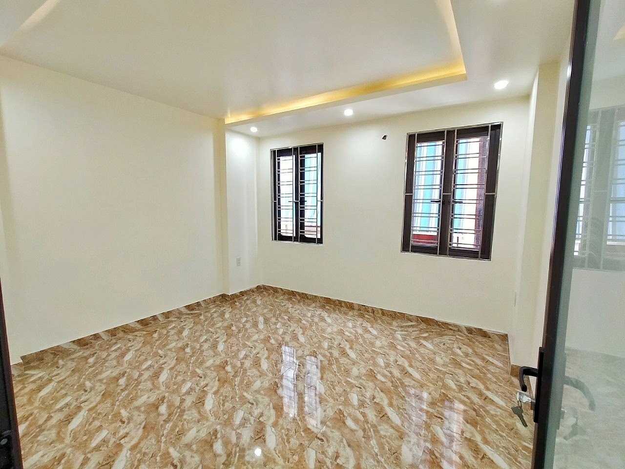 Hình ảnh Bán nhà đường Thiên Lôi, dân xây độc lập, Ô tô đỗ cửa