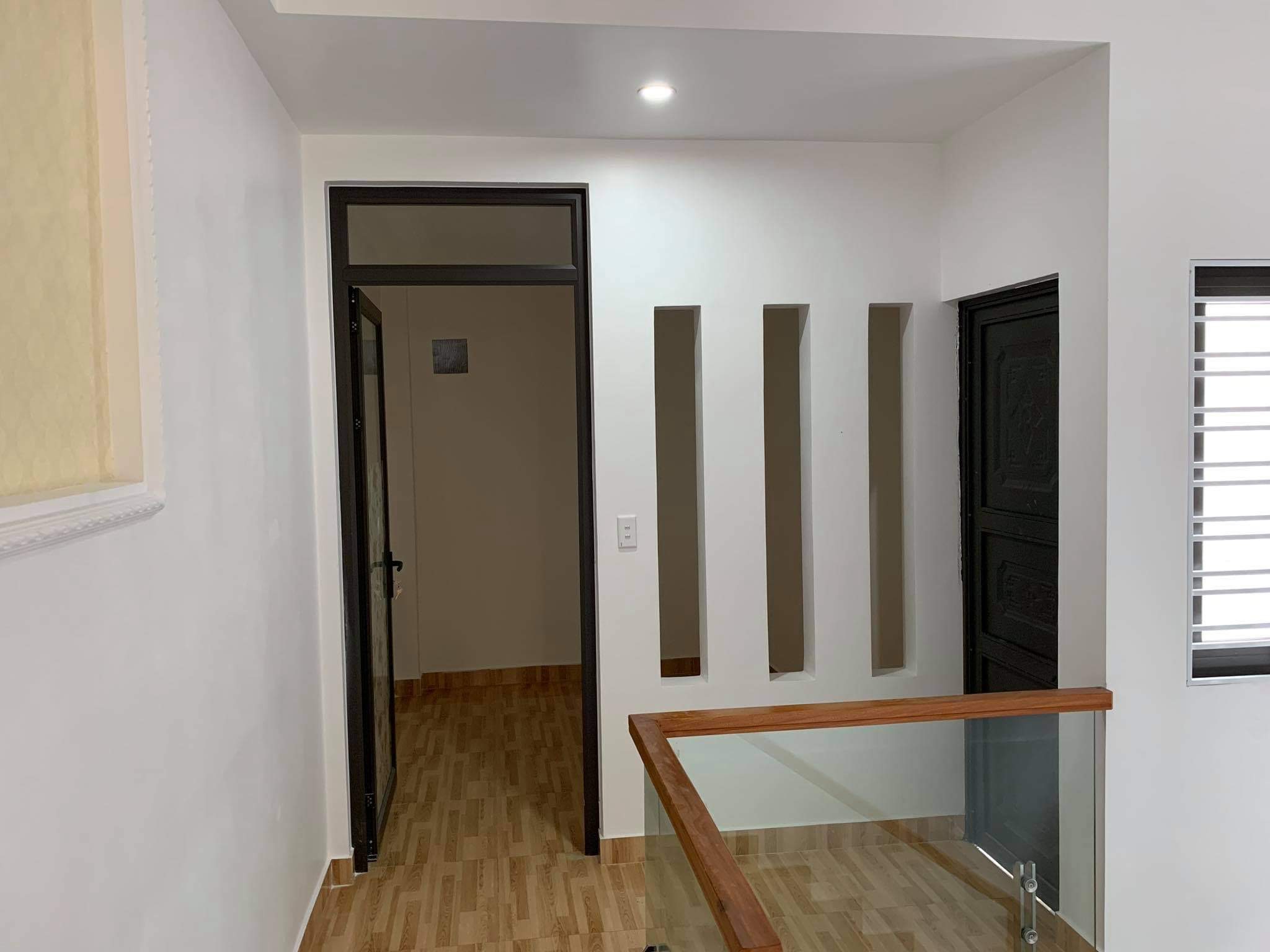 Hình ảnh Nhà ngõ lạch tray